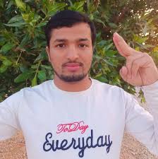 Me training gators ten years ago, one of the gators is actually Seven(may  he rest in peace), can you tell which one? Crazy to see this ten years ago,  I've worked with