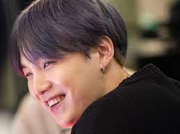 Als min yoongi eines tages wieder in seinem stammcafé sitzt und an seinen. Bts Member Suga Is Recovering From Shoulder Surgery Teen Vogue