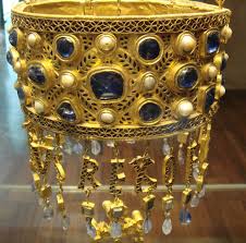 Votive Crown Of The Visigoth King Reccesuinth Made Of Gold And Precious Stones In The 2nd Half Of The 7th Centur Medieval Jewelry Ancient Jewelry Medieval Art