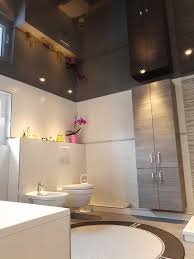 Es bietet sich an, die decke genauso zu verputzen wie nicht geflieste wände im raum. Referenzen Spanndecken Und Lichtdecken Nils Meyer