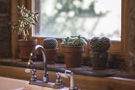 Today we're going to talk about how to choose a kitchen faucet that would suffer. Best Kitchen Sink Faucets For Hard Water Top Hard Water Faucets