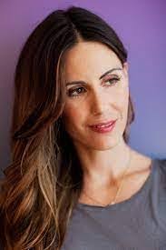 Frieda Pennington's Instagram, Twitter & Facebook