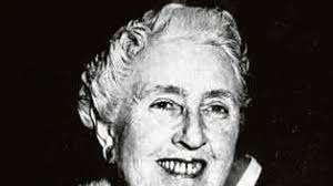 Quina era la professió somiada d'Agatha Christie?