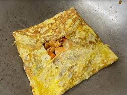 Telur bungkus solo adalah telur dalam kemasan siap saji dan baru pertama di indonesia. Mudahnya Menyediakan Telur Bungkus