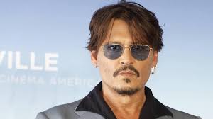 They stopped at the plisson store before take a look at our photo gallery of vanessa paradis and samuel benchetrit and let us know what you think. Paris Johnny Depp A Passe Noel Avec Son Ex Femme Vanessa Paradis Soirmag