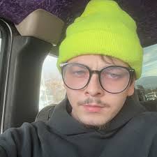 What are some ideas for pipes to get a deep tone without being too loud?