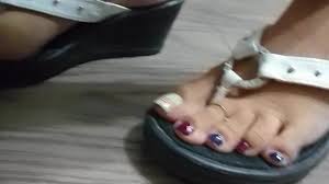 Spotted a incredibly hot girl today rocking flip flops in public on her long pretty feet