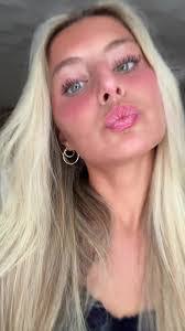 Emily Castle's Instagram, Twitter & Facebook