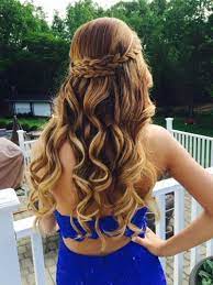 Brautjungfern Frisuren 25 Elegante Und Moderne Ideen Brautjungfern Frisuren Haar Styling Homecoming Frisuren