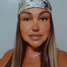 HAPPY BIRTHEY...WE LOVE HER RIGHT??!! YEAH...WE LOVE YOU!!!