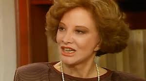 Não resisti! Com a chegada da novela (Espelho Mágico-1977) em fragmentos no  streaming da globo, compartilho com vocês mais algumas fotos da personagem  Leila Lombardi que interpretava Rosana na novela, olha que