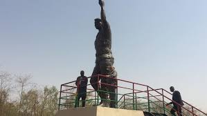 Astrological portrait of thomas sankara (excerpt). Statue Geante De Thomas Sankara Un Pas Important Dans La Construction Du Memorial Wakat Sera