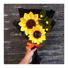 Persiapkan alat dan bahanmu, karena sunflower itu kuning jadi yang kita butuhkan adalah kain flanel kuning dan coklat untuk bagian tengah bunga. 35 Gambar Bunga Matahari Dari Flanel Terbaik Riwayat Gallery