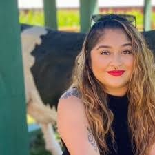 Barbara Toledo's Instagram, Twitter & Facebook