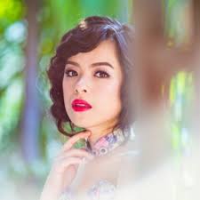 GOLDILOCKS & HER EDITOR