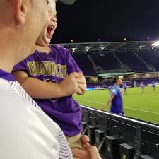 We have the same arm!' Photo of soccer player, young fan goes viral