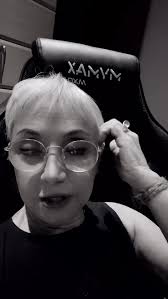 Sem nada de importante pra falar . O que gostaria não posso !