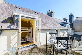 Find coastal properties for sale in cornwall, devon, dorset, guernsey and west sussex with knight frank (uk). Houses For Sale In Wales Coastal Bolthole With Amazing Sea Views Sale House House Uk Homes