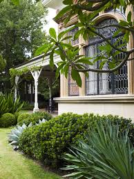 30 Fascinating Small Backyard Gardening Ideas With Indian Style In 2020 Small Backyard Gardens Tropical Garden Design Foliage Plants