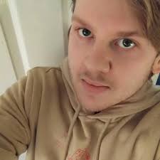 MAGA is big mad that Kylie Kelce has unseated Joe Rogan for the top podcast  and her political views “aggressively lean” left. 🍿