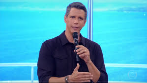 O apresentador renovou o seu contrato com a tv globo. Apoiador De Bolsonaro Marcio Garcia Veste Rosa E Detona Ministra Tv Foco