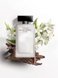 A Juxtaposition Of Mystery And Purity Narciso Rodriguez Pure Musc Edp Renders The Dual Nature Of A Woman Highly Add In 2020 Perfume Pure Products Perfume Photography