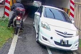 We would like to show you a description here but the site won't allow us. Awas Pandu Lawan Arus Di Lorong Motosikal Lebuhraya Persekutuan Polis Buru Pemandu Vios Semasa Mstar