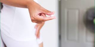Keputihan yang disertai gatal, rasa panas, nyeri, bengkak, kemerahan di sekitar kemaluan. Keputihan Wanita Ada Yang Normal Sebaliknya Ini Punca Puncanya
