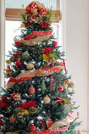 Let's make a few stops, and i'll tell you all about it… The Best Of Red And Gold Christmas Tree Decoration Ideas