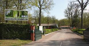 Camping De La Foret In Montargis Een Mooie Camping Een Stukje Onder Parijs Mooie Plek In Net Bis En Verder Is Er Niks Te Doen Loiret Camping Vacances