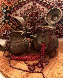 tahani ghanem on instagram براد شاي فضة فارسي ومنقوش تحته بالفارسي هو للديكور كنت جيباه من جدة discoverjeddah من المطار القديم انا بحكي عن جدة كتير لان كل