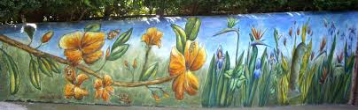Tembok rumah biasanya cuma dicat, bahkan semua tembok rumah, warna catnya hampir sama karakter warnanya. Mural Exterior Realismo Magico Art Painting