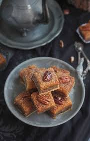 Une Delicieuse Patisserie Hybride Mi Baklava Mi Kounaf Facon Tarte Aux Noix De Pecan Et Sirop D Erable Et Oui La Gourmandi Ramadan Recipes Food Moroccan Food