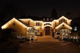 How to best decorate with your house with christmas lights. Christmas Lights The Ultimate Way To Decorate Your Home