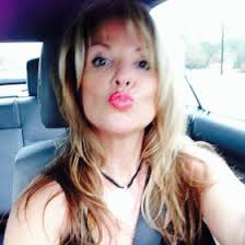 Lori Batts's Instagram, Twitter & Facebook