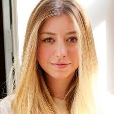 Elizabeth Brockway's Instagram, Twitter & Facebook