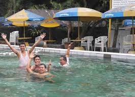 Pemandian air panas ciater pilihan wisata dengan berbagai kolam pemandian air panas yang menyegarkan. Berendam Air Panas Di Sari Ater Ciater Subang Bandung Jawa Barat Kissparry