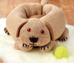 Elevated dog cots are suitable for indoor and outdoor use. Knitted Dog Bed Knitting Patterns Let S Knit Magazine