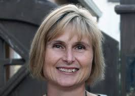 Leslie Grubb's Instagram, Twitter & Facebook