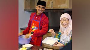 Images of malaysia's former youth and sports minister syed saddiq syed abdul rahman eating during a dewan rakyat sitting are making rounds on social media. Diam Diam Menpora Malaysia Syed Saddiq Jago Buat Kue Lebaran Gaya Tempo Co