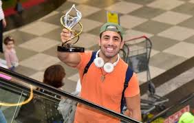 O público também deu 9,8 para ela. Kaysar Dadour Embarca Com Trofeu Do Danca Dos Famosos Fofocas E Famosos