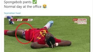 His brace in the first half will have the canaries running for cover. Kocak Batshuayi Pamer Boxer Spongebob Square Pants Usai Cetak Gol