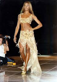 In 1990, tatjana appeared alongside fellow supermodels linda evangelista, naomi campbell, christy turlington and cindy crawford in george michael's freedom! Supermodelshrine 90s Runway Fashion Runway Fashion Fashion