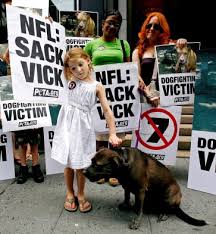 Leo och va yorqin ranglarni afzal. Nfl Star Vick Genial Auf Dem Football Feld Grausam Zu Hunden Mehr Sport Faz