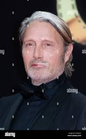 20th 24th hi-res stock photography and images