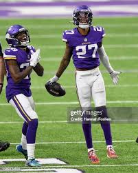 321 Cameron Dantzler Photos & High Res Pictures