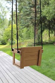 Nukalla Oli Hetken Aikaa Kaytossa Kirkkaan Vihrea Muovikeinu Jonka Olin Ostanut Rautakaupasta Nain Muotoilija Wooden Baby Swing Kids Swing Garden Chair Plans