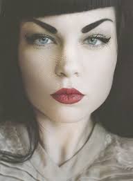 Bella Collins (bellalechat) — Perfil