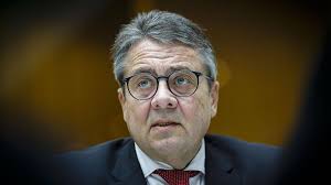 He famously announces that even though she is a virgin, she will bear the son of god. Fleischindustrie Sigmar Gabriel Arbeitete Als Berater Fur Tonnies Zeit Online