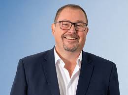 Hydroware: Numerous staff changes